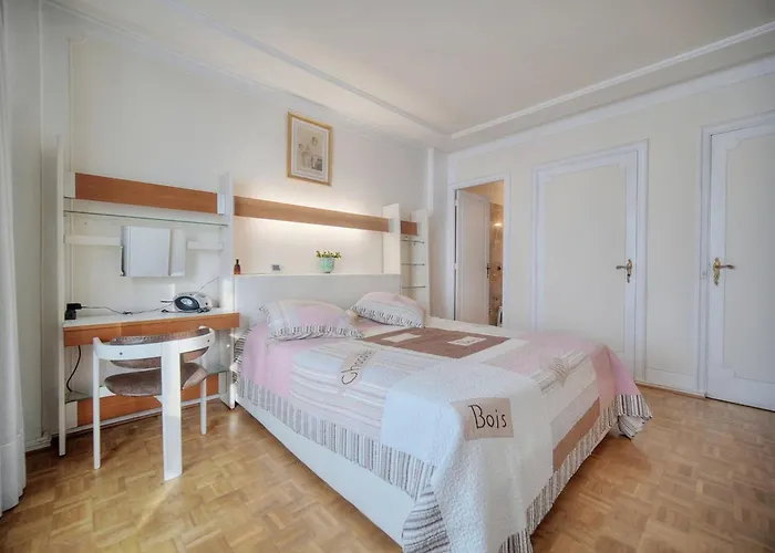 Lägenhet Ref 1908 - Croisette - For Rent Cannes